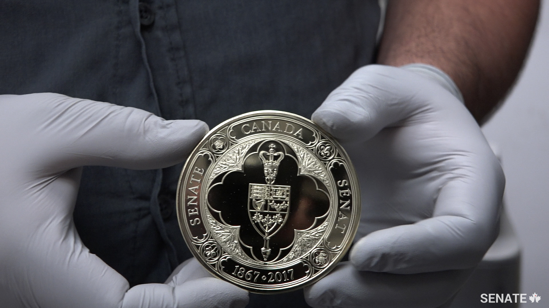 The front side of the medal will feature the Senate’s emblem.