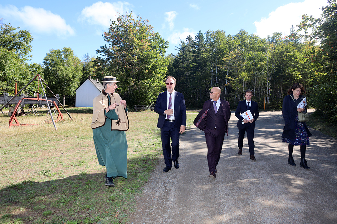 Thursday, September 10, 2020 — Senator René Cormier (centre) visits the Village Historique Acadien accompanied by Johan Schitterer (second from left), Consul General of France in Moncton and Halifax, as part of a tour of businesses and organizations in the Acadian Peninsula. (Photo credit: Julie D’amour-Léger)