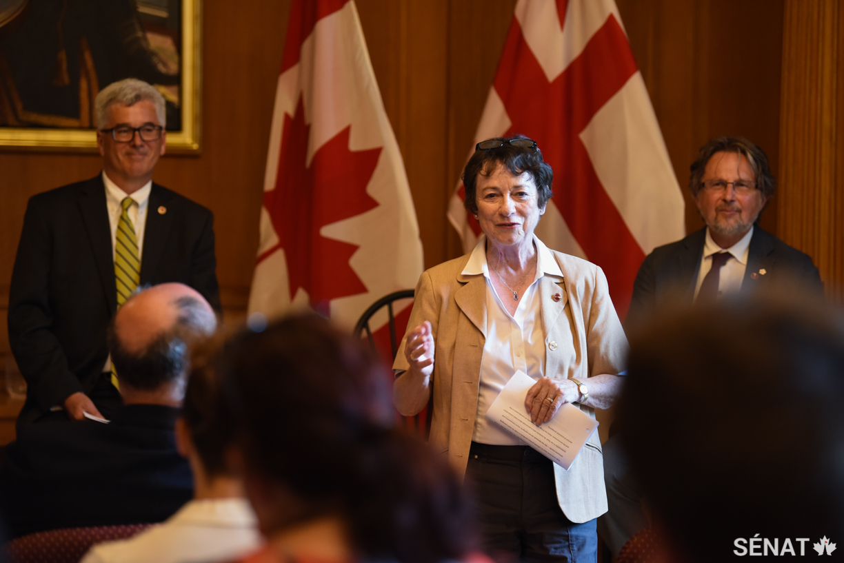 Les sénateurs Colin Deacon, Diane Griffin et Stan Kutcher animent un séminaire, à l’Université Dalhousie à Halifax, le 16 juillet 2019, sur les moyens d’accroître la valeur économique de l’agriculture.